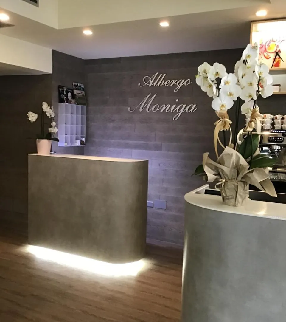 Hotel Moniga Desenzano del Garda 3*,  Italia